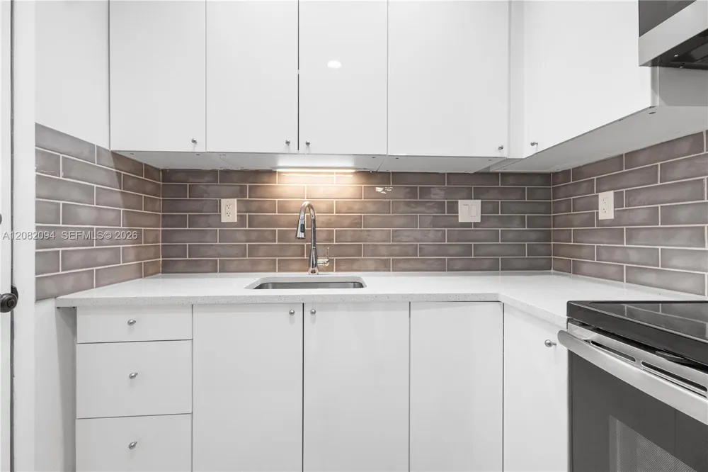3040 NE 16th Ave #104 Oakland Park, FL 33334