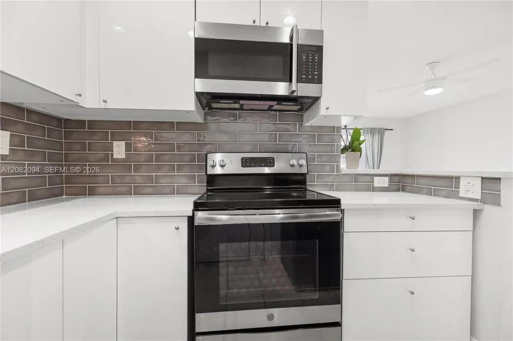 3040 NE 16th Ave #104 Oakland Park, FL 33334