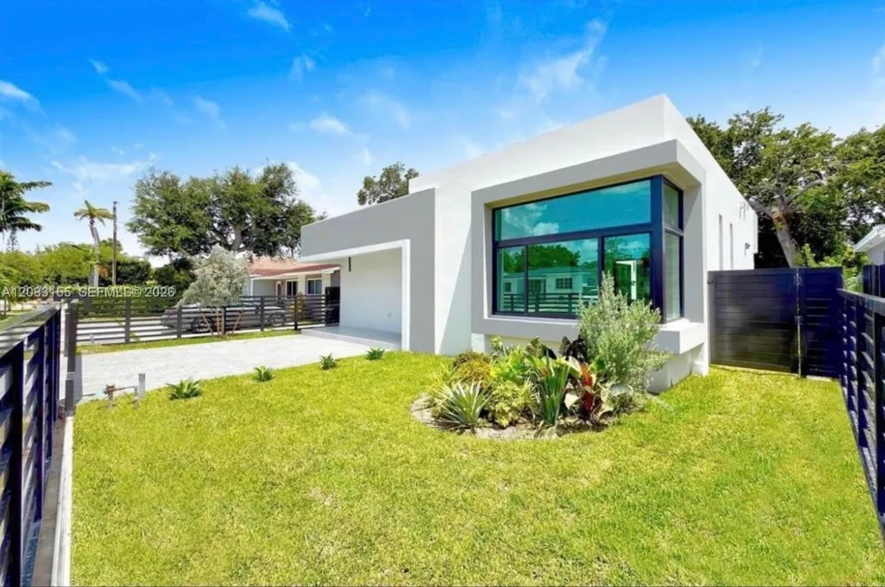 816 NW 21st Ct Miami, FL 33125