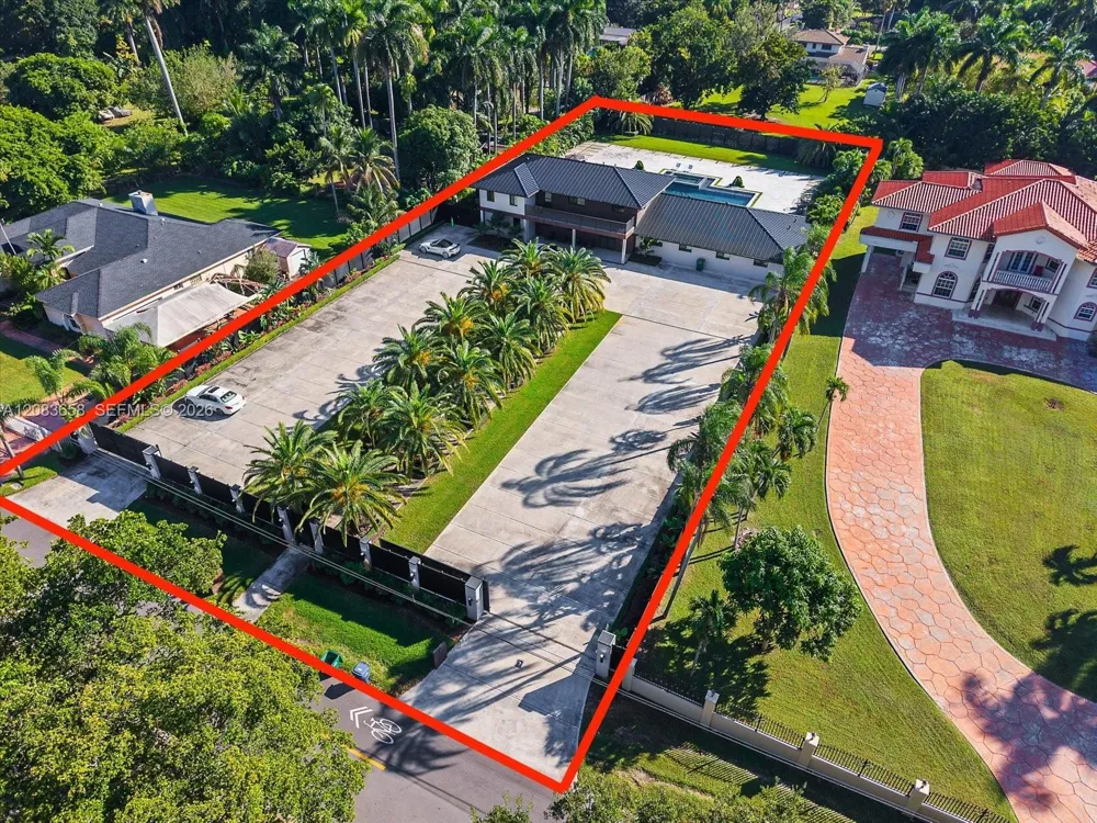 280 NE 156th St Miami, FL 33162