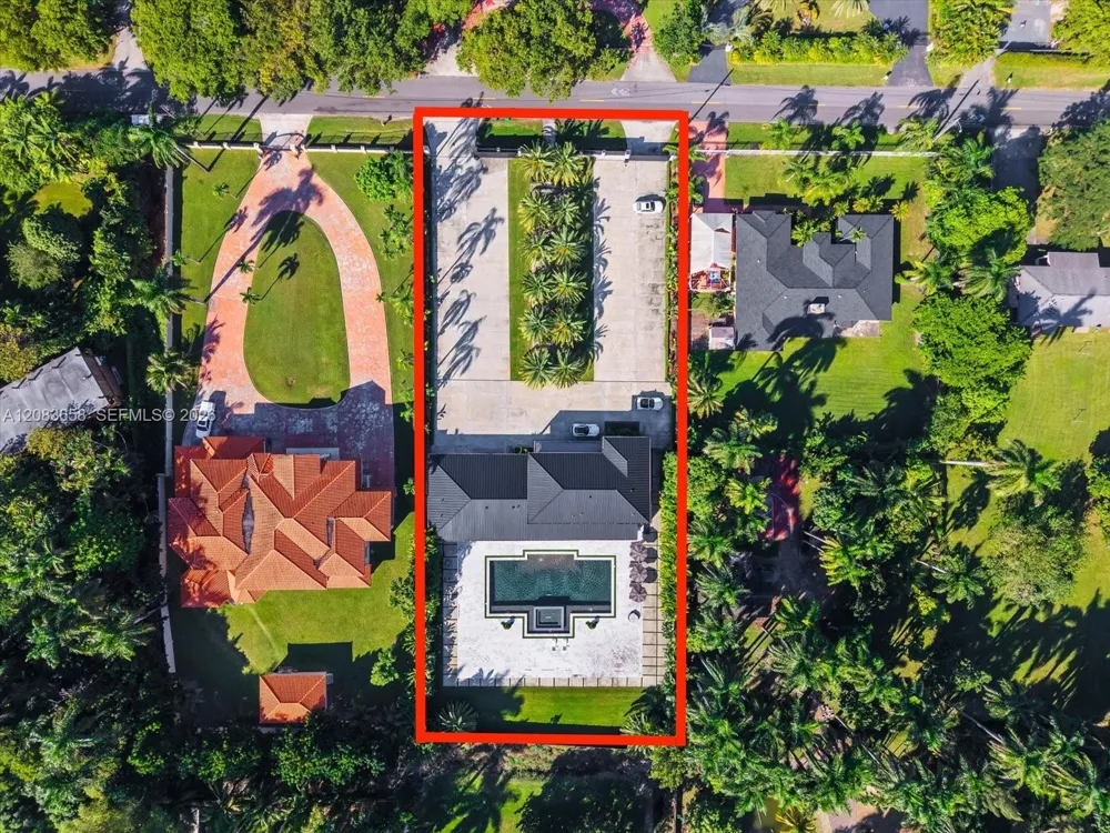 280 NE 156th St Miami, FL 33162
