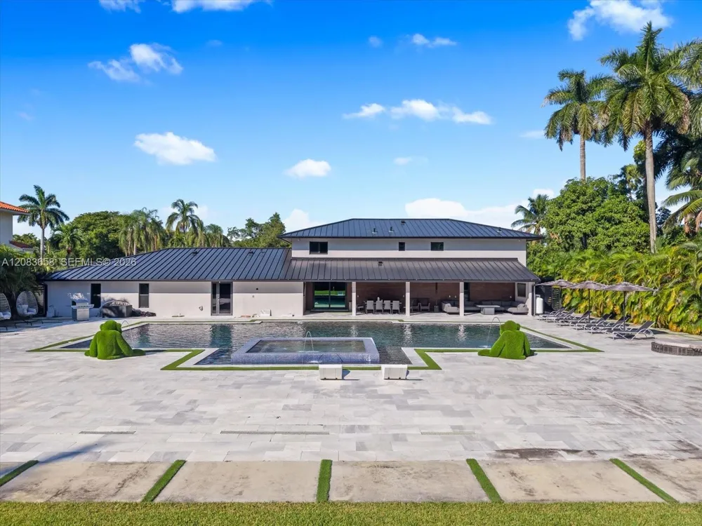 280 NE 156th St Miami, FL 33162