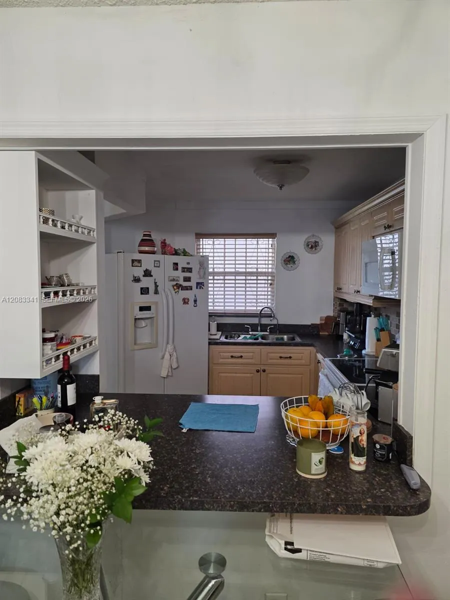 1750 W 46th St #207 Hialeah, FL 33012