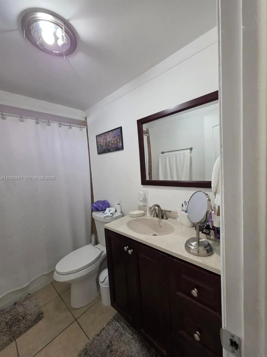 1750 W 46th St #207 Hialeah, FL 33012