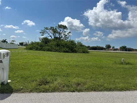 224 SW 31 ST PL