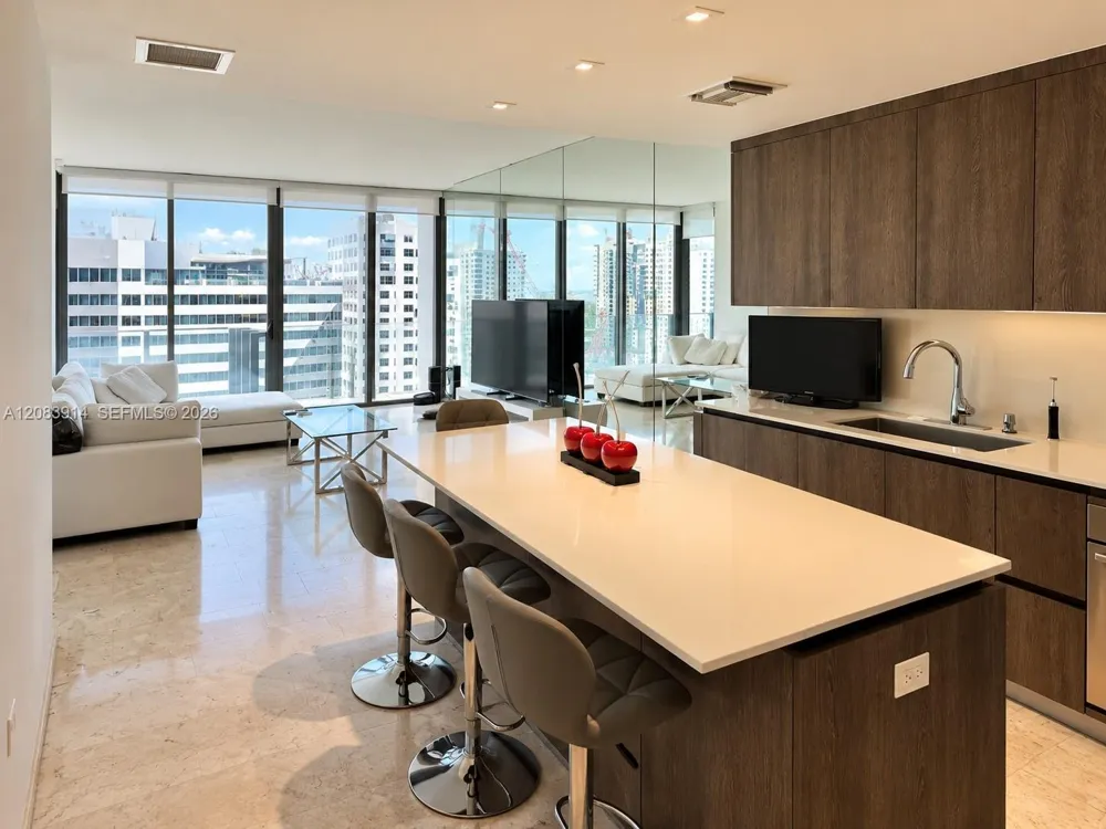 88 SW 7th St #1808 Miami, FL 33130