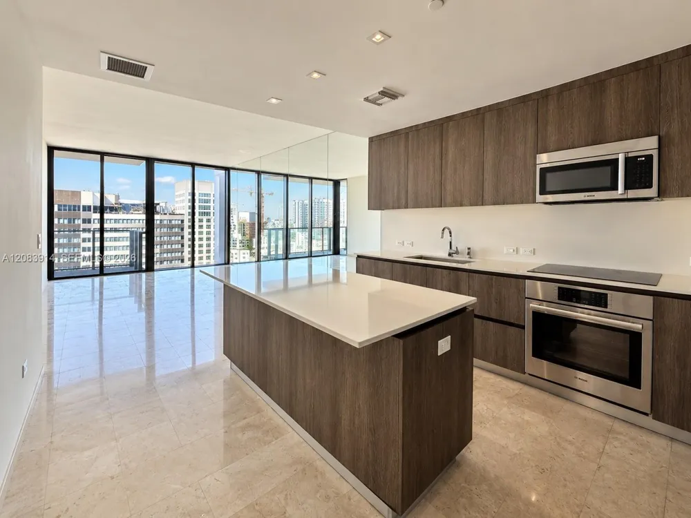 88 SW 7th St #1808 Miami, FL 33130