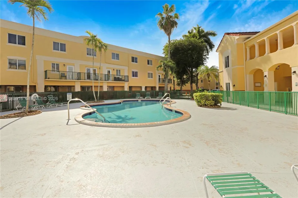 12625 SW 91st St #208 Miami, FL 33186