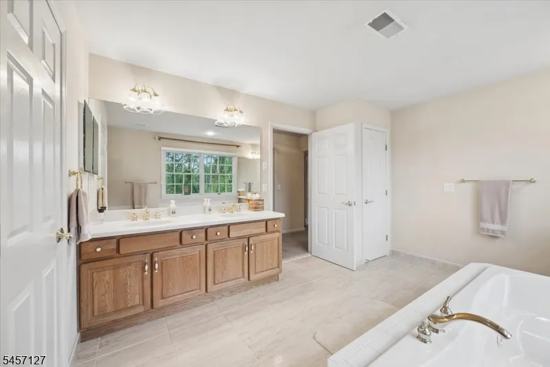 24 Benedict Cres Bernards, NJ 07920