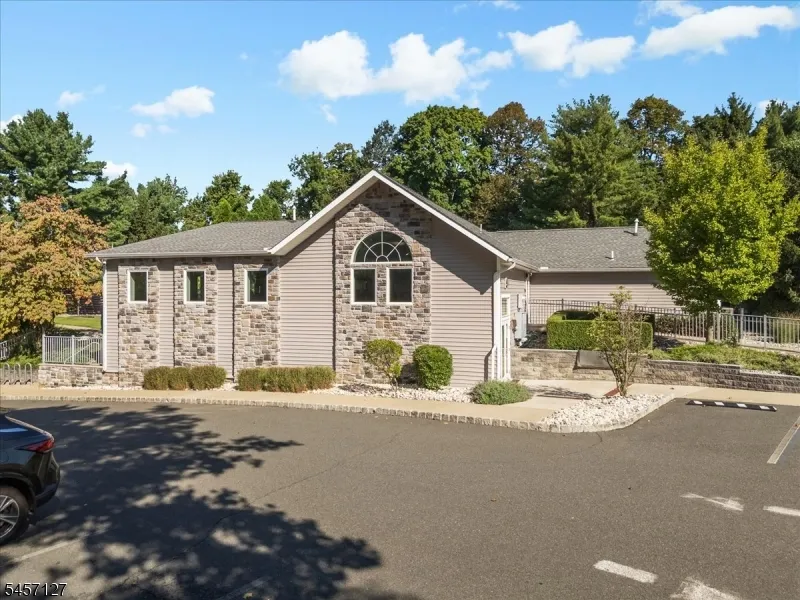 24 Benedict Cres Bernards, NJ 07920