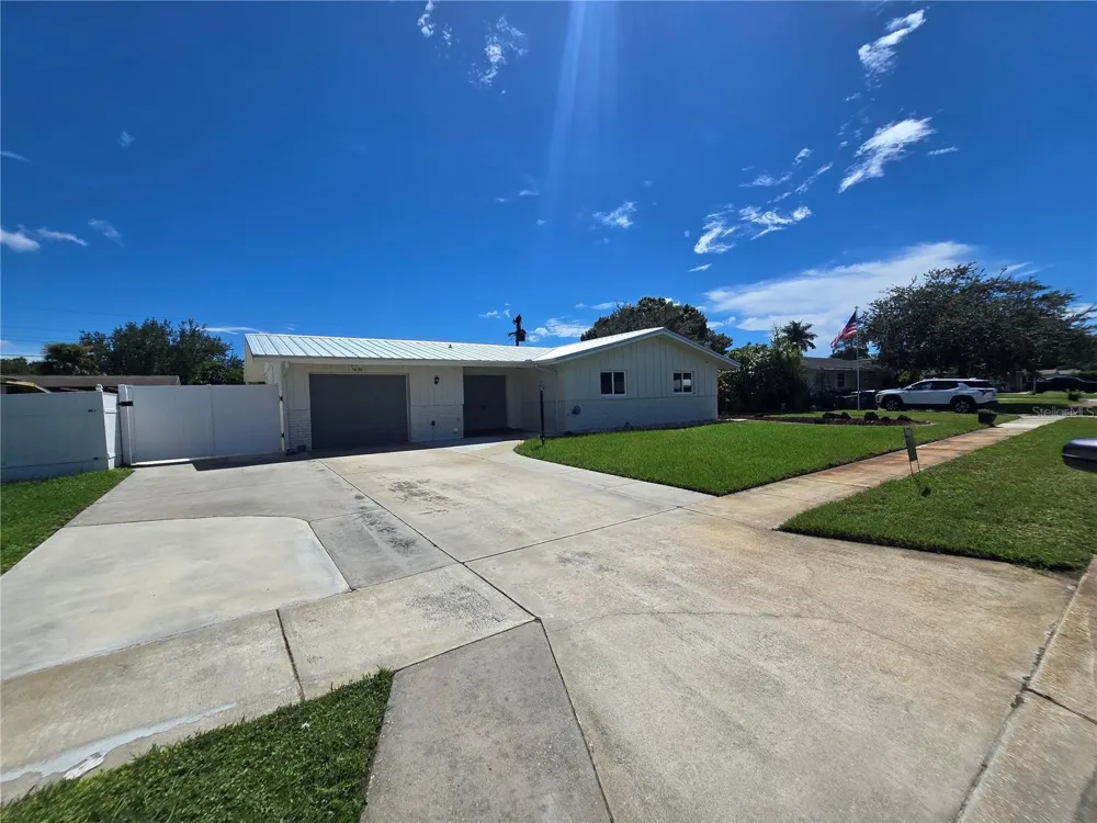 5420 STARWOOD PLACE Sarasota, FL 34232