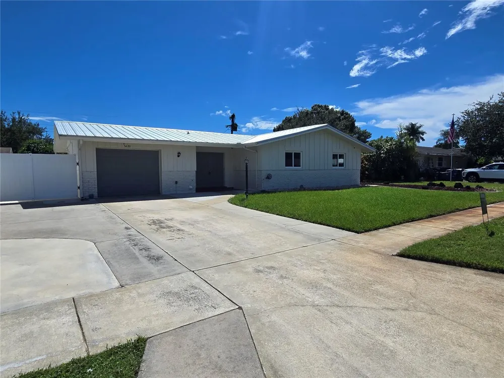 5420 STARWOOD PLACE Sarasota, FL 34232