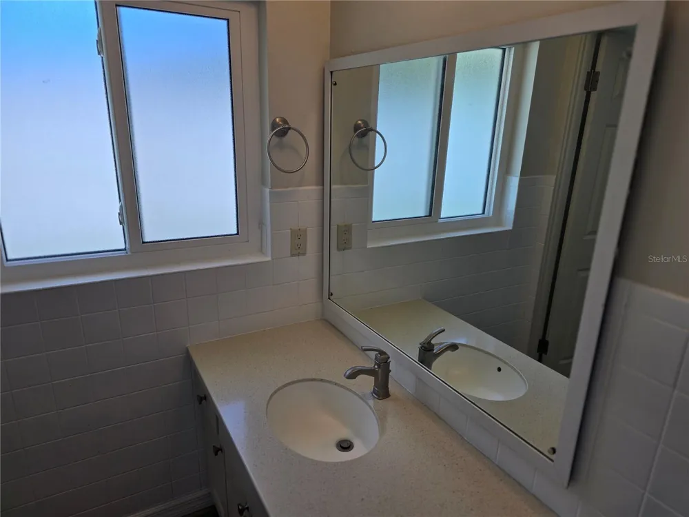 5420 STARWOOD PLACE Sarasota, FL 34232