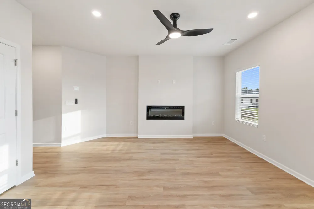 1196 DICKENS RD Greensboro, GA 30642