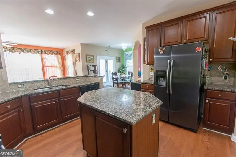 300 Hampton PL Canton, GA 30115