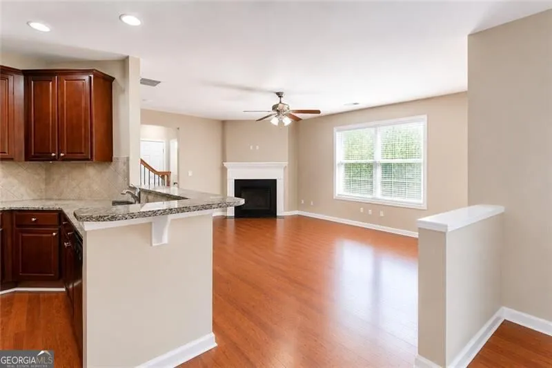 300 Hampton PL Canton, GA 30115