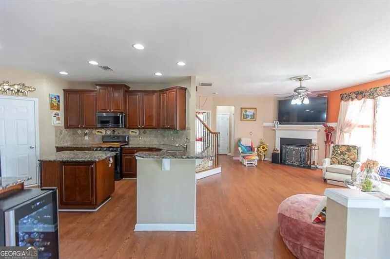 300 Hampton PL Canton, GA 30115