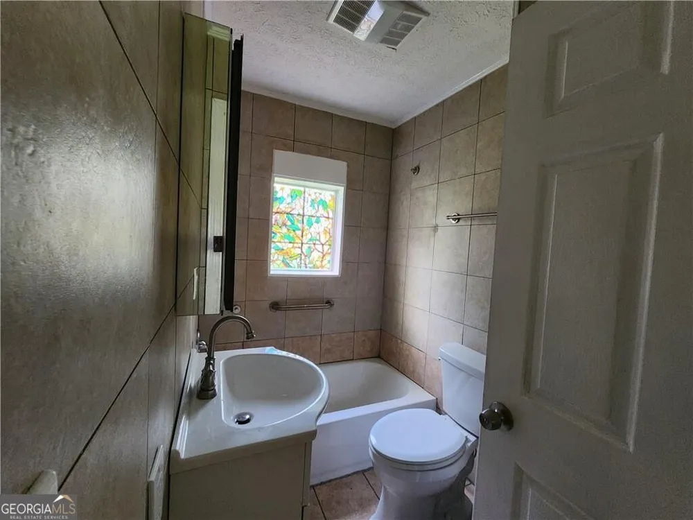 1071 Powderbag Creek RD Hartwell, GA 30643
