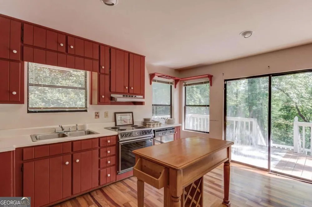 3629 Lakeview DR Gainesville, GA 30501