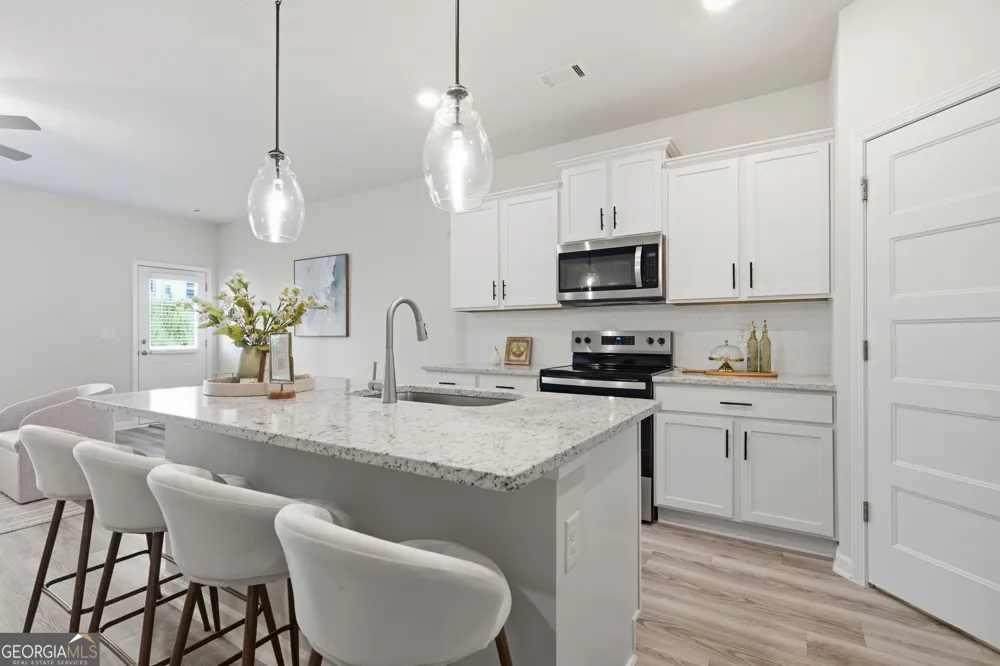 4020 Hidden River LN Oakwood, GA 30566