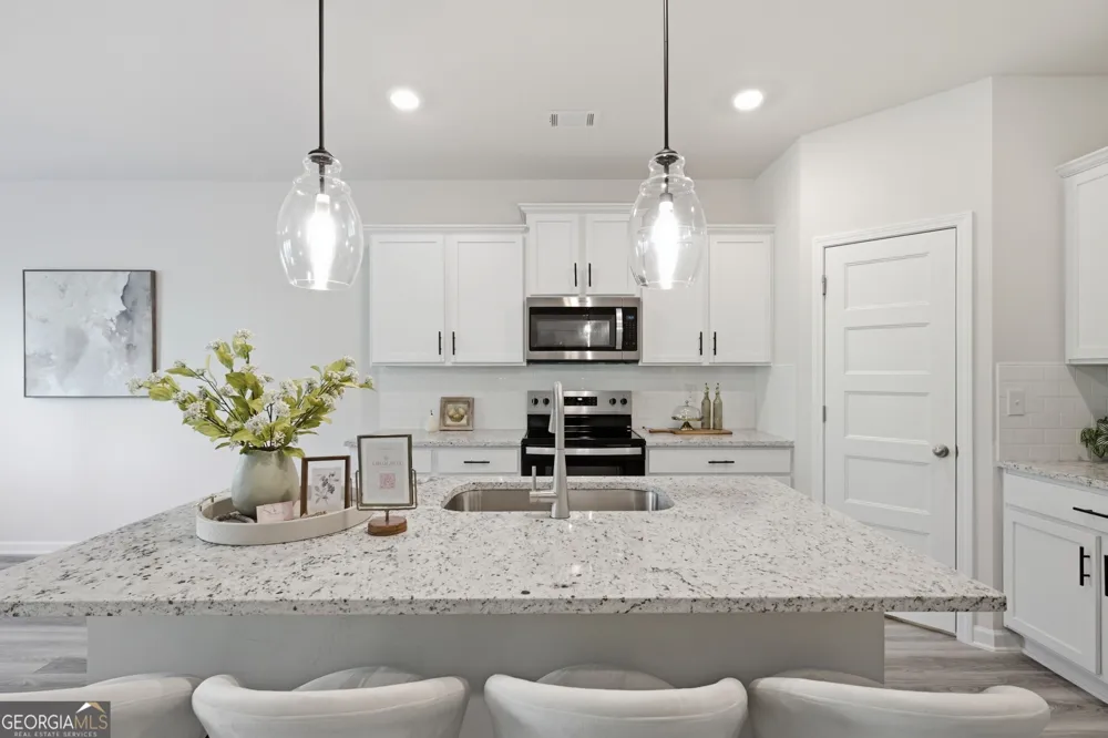 4020 Hidden River LN Oakwood, GA 30566