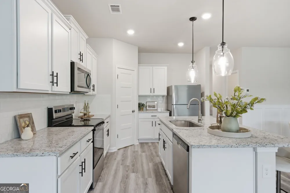 4020 Hidden River LN Oakwood, GA 30566