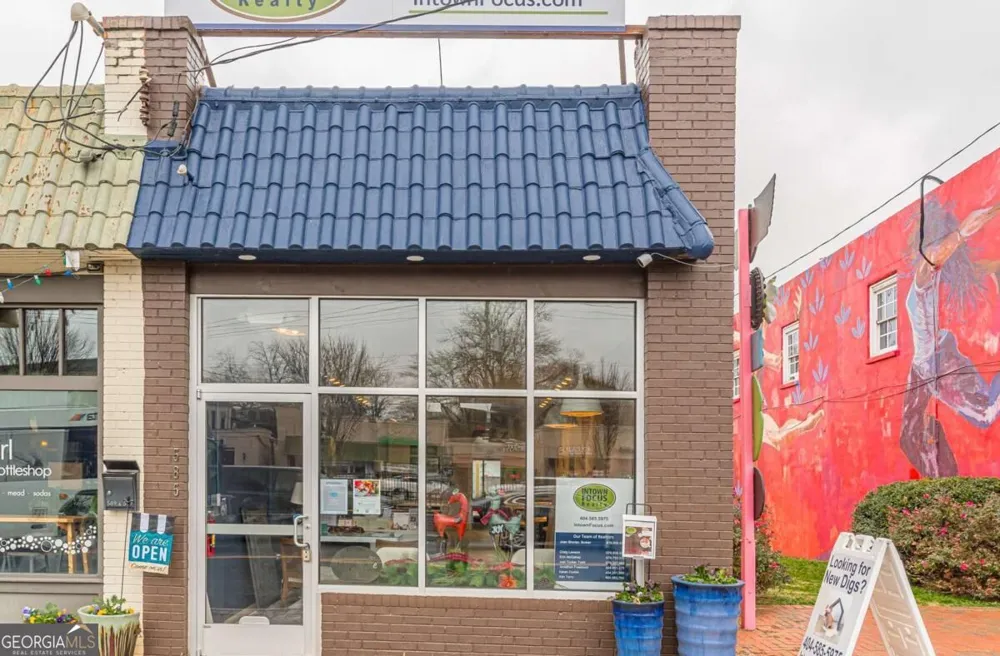 585 N Central AVE Hapeville, GA 30354