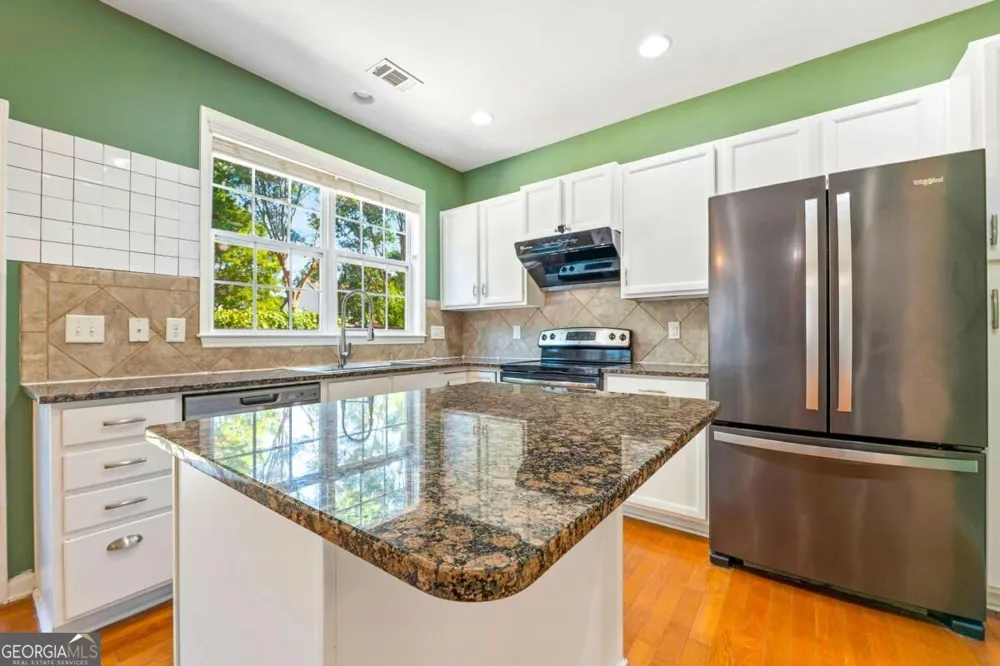 827 Poplar TER Canton, GA 30115