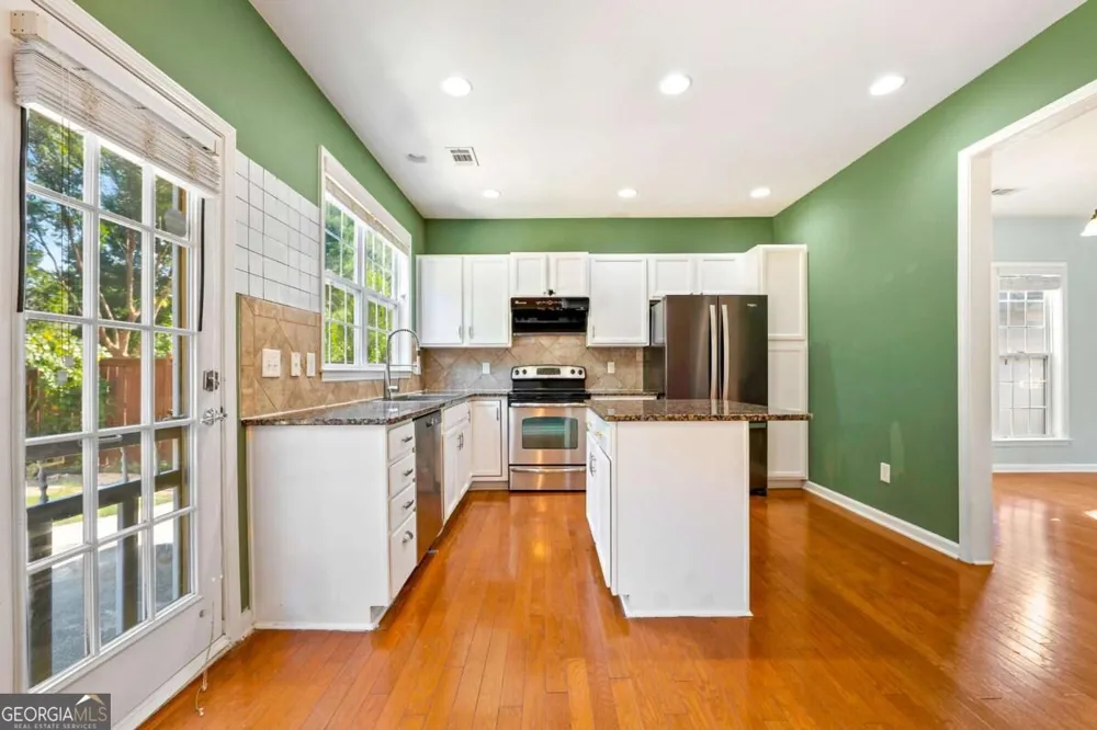 827 Poplar TER Canton, GA 30115