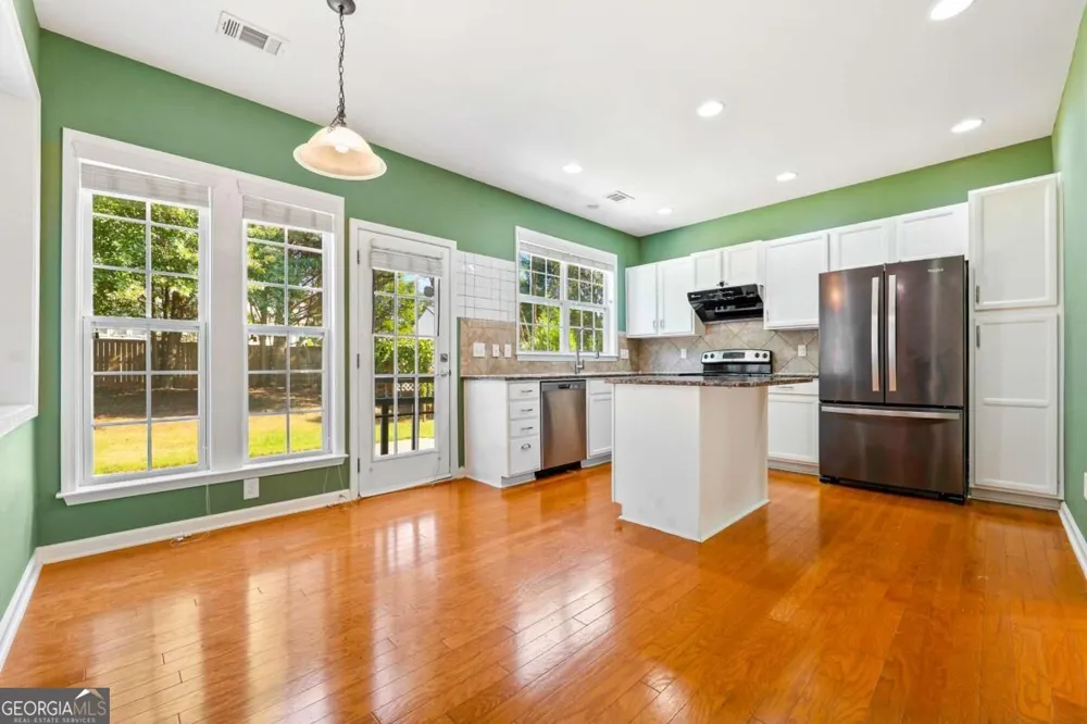 827 Poplar TER Canton, GA 30115