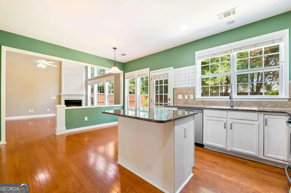 827 Poplar TER Canton, GA 30115