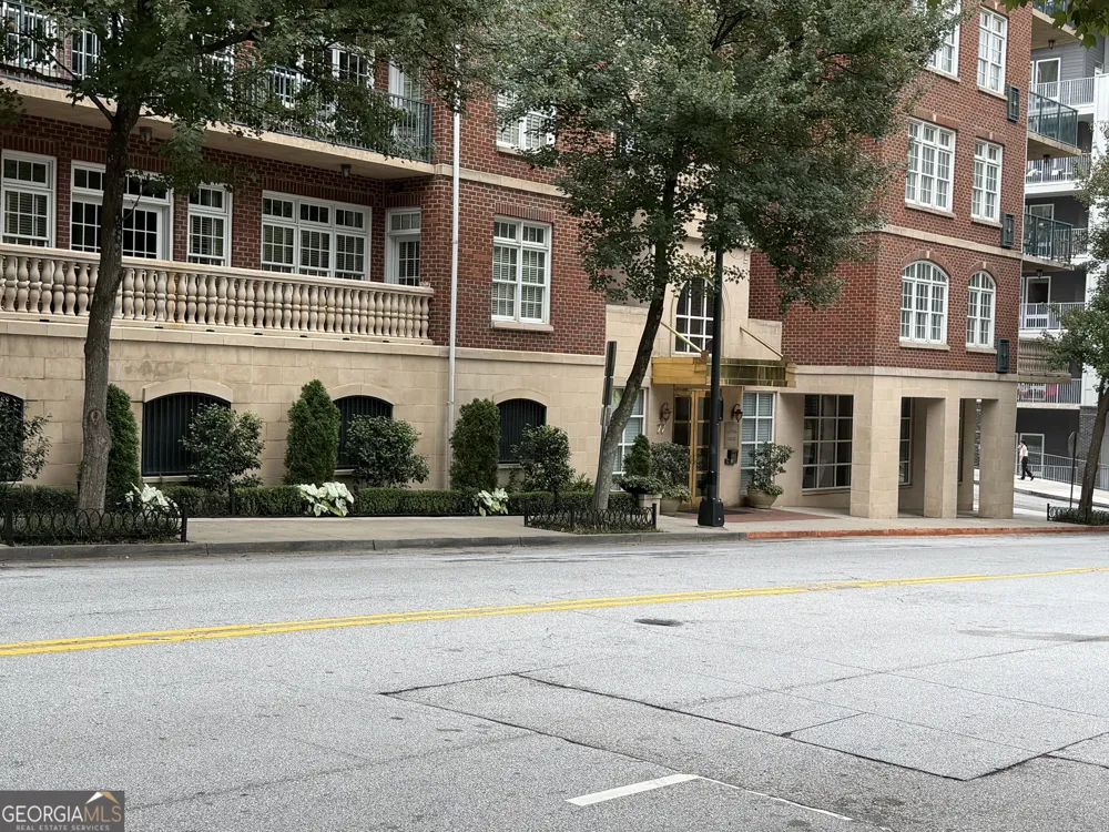 77 Peachtree PL NE Atlanta, GA 30309