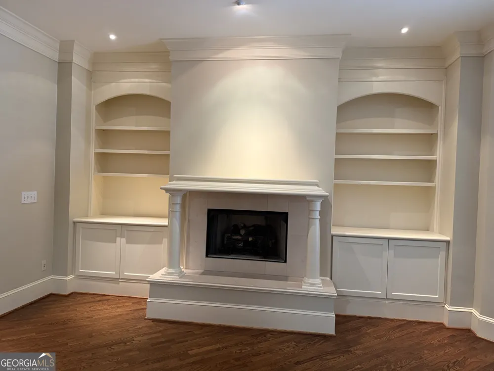77 Peachtree PL NE Atlanta, GA 30309
