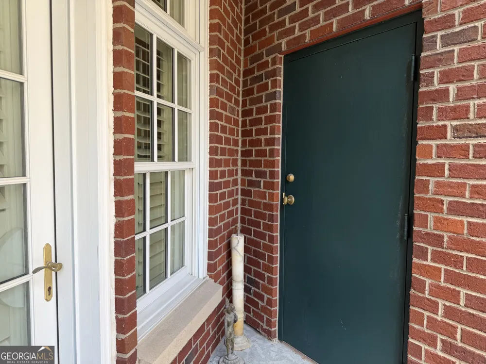 77 Peachtree PL NE Atlanta, GA 30309