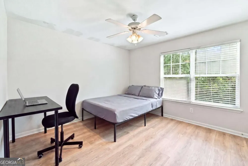1035 Barnett Shoals RD Athens, GA 30605