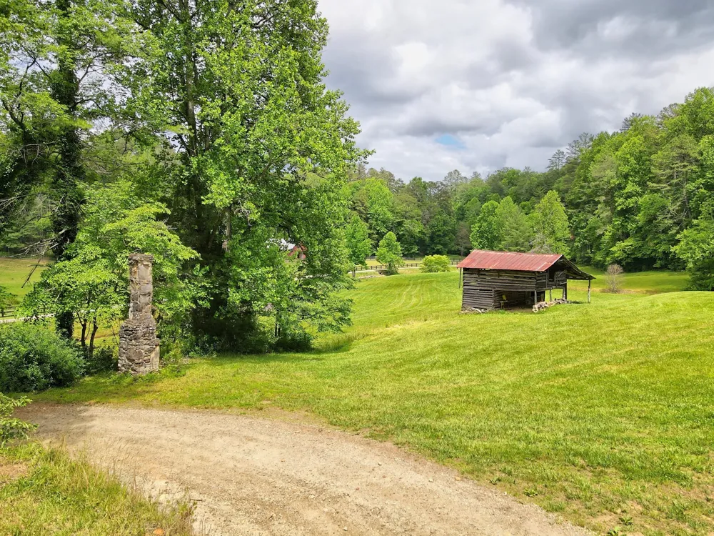 3622 Sandy Ford RD Clayton, GA 30525