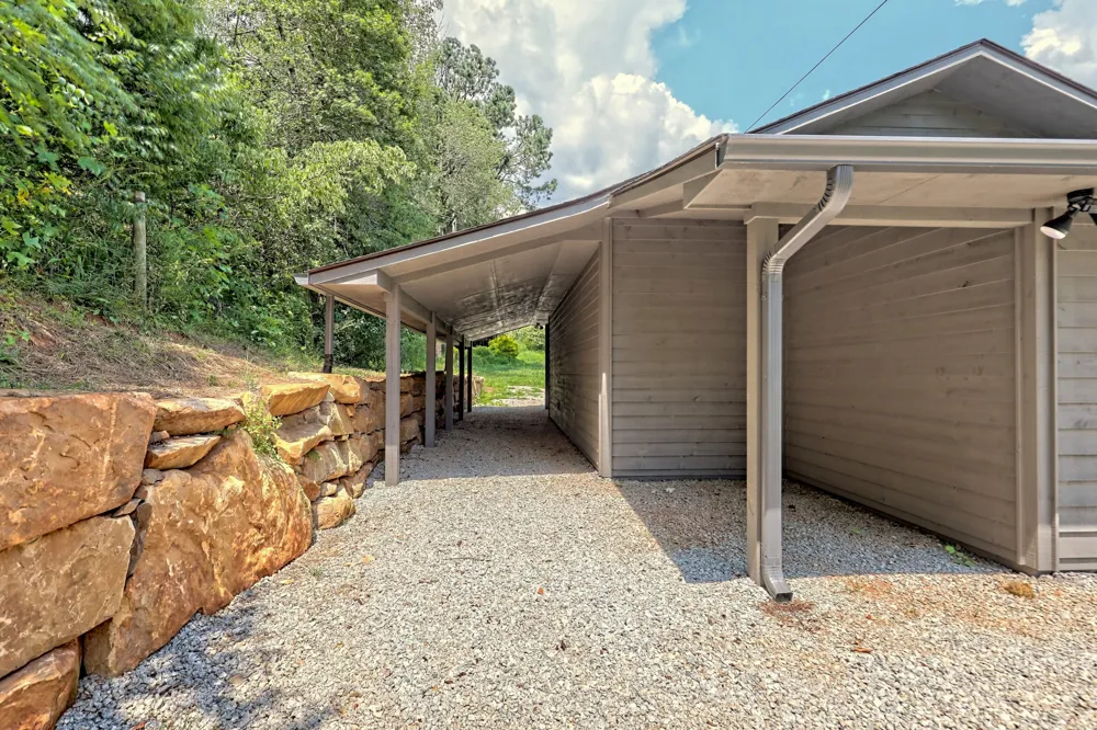 3622 Sandy Ford RD Clayton, GA 30525