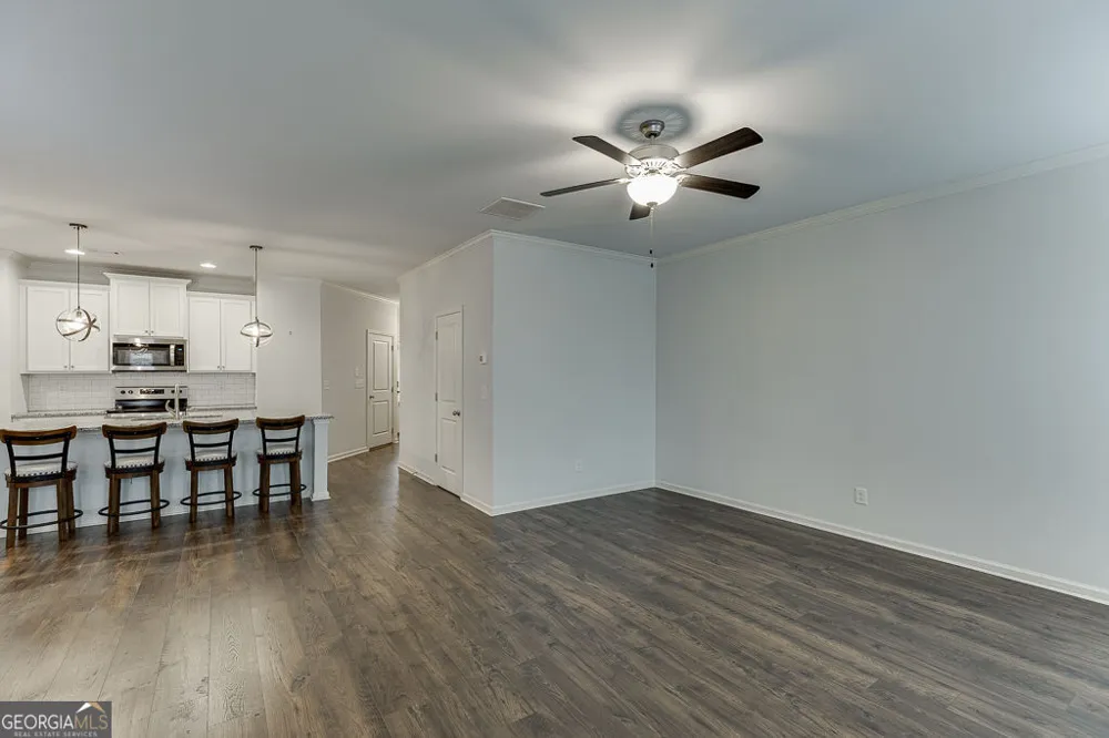 5634 Parkview LN Flowery Branch, GA 30542