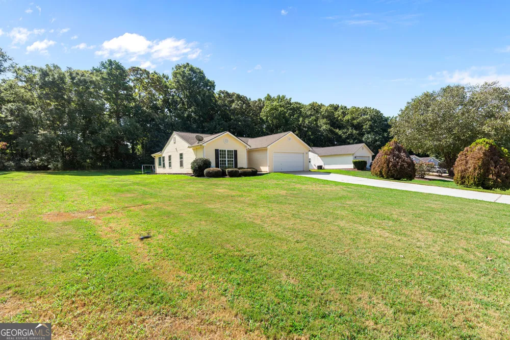 1587 Brush Creek Dr Winder, GA 30680