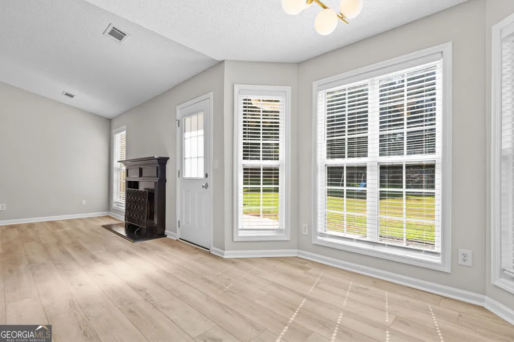 1587 Brush Creek Dr Winder, GA 30680