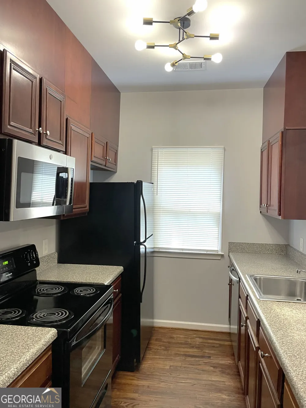 994 Sims ST Atlanta, GA 30310
