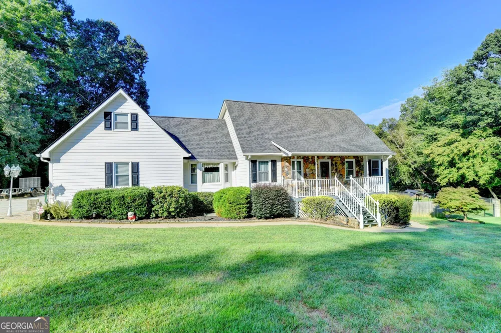 2100 Oak Village LN Lawrenceville, GA 30043