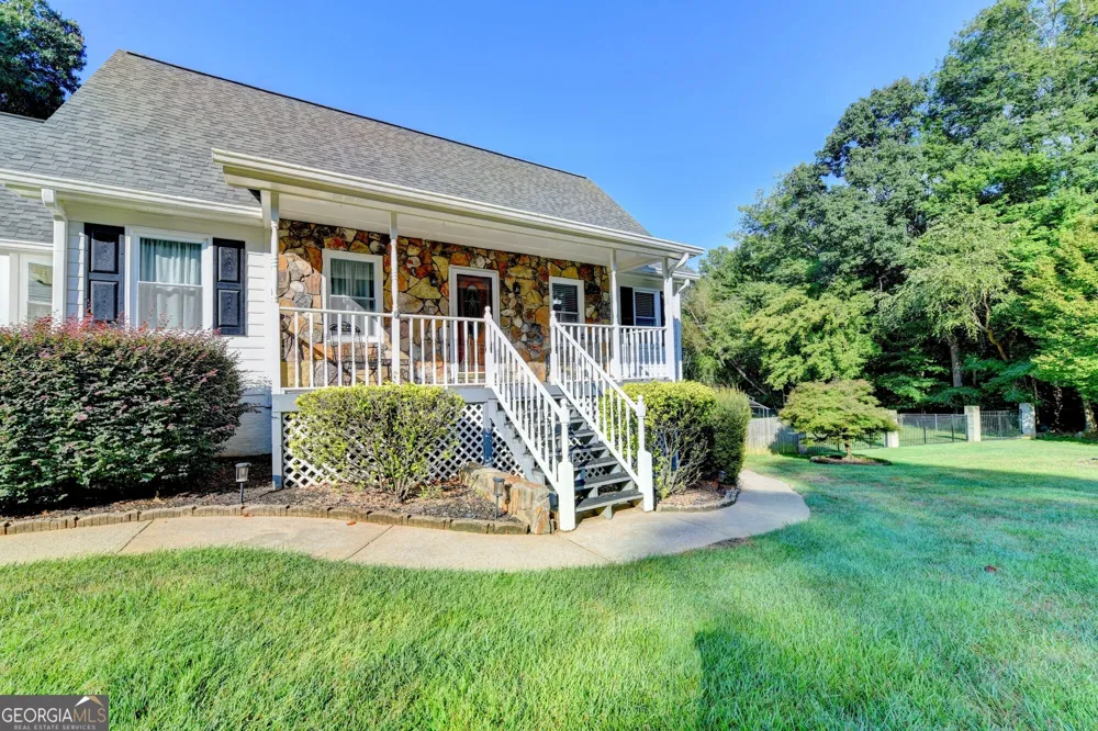 2100 Oak Village LN Lawrenceville, GA 30043