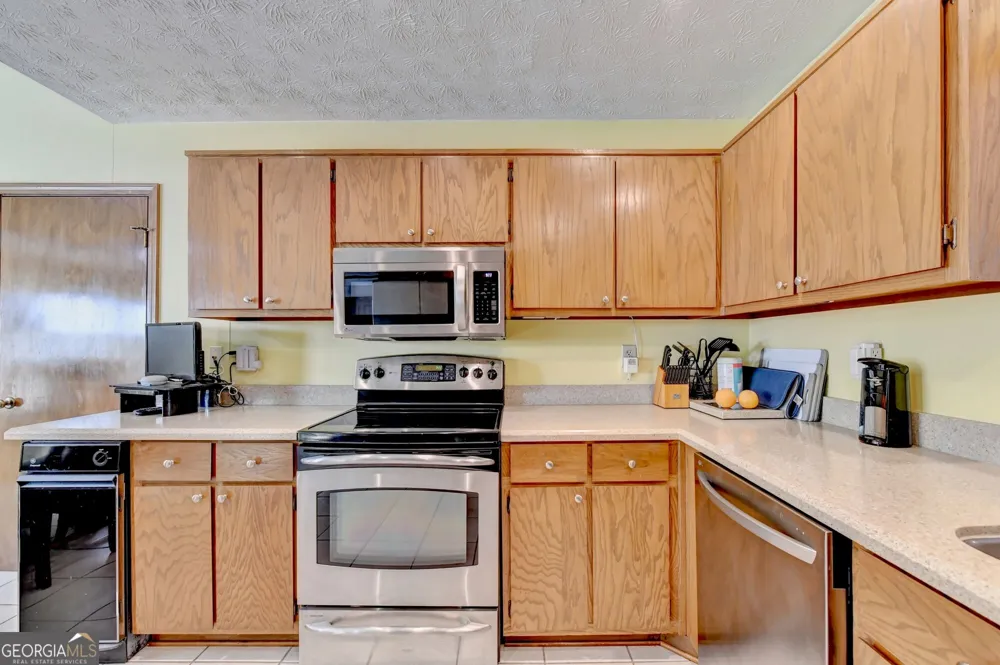 2100 Oak Village LN Lawrenceville, GA 30043