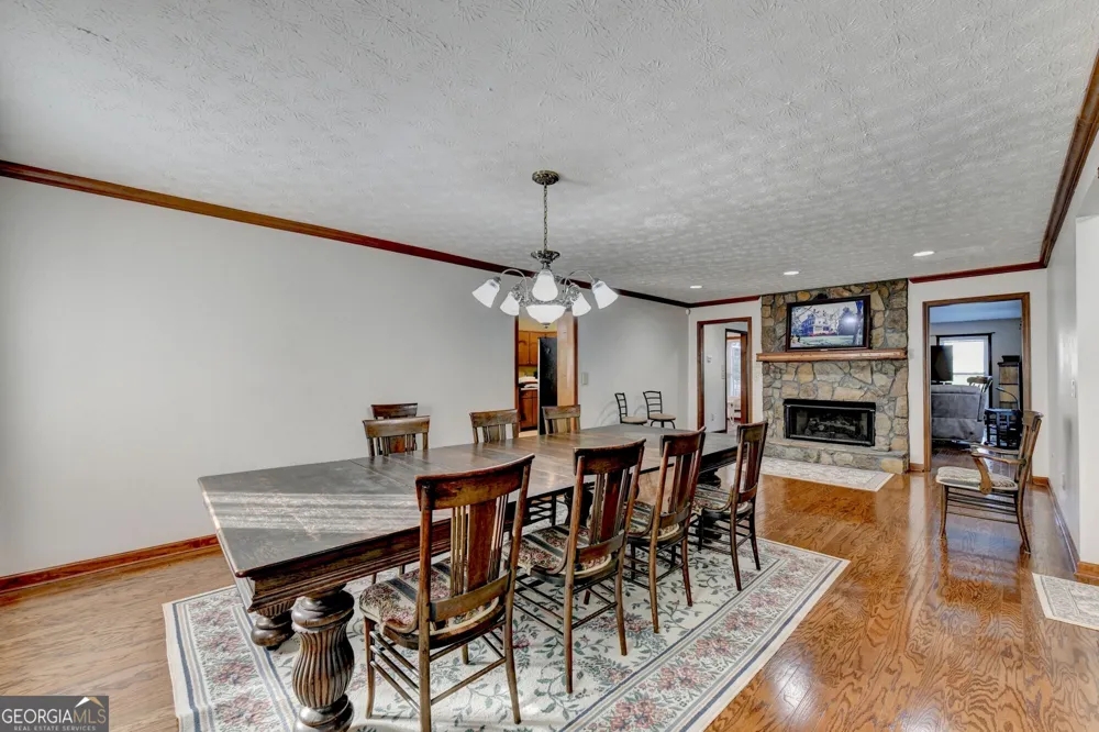 2100 Oak Village LN Lawrenceville, GA 30043