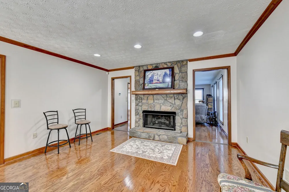 2100 Oak Village LN Lawrenceville, GA 30043