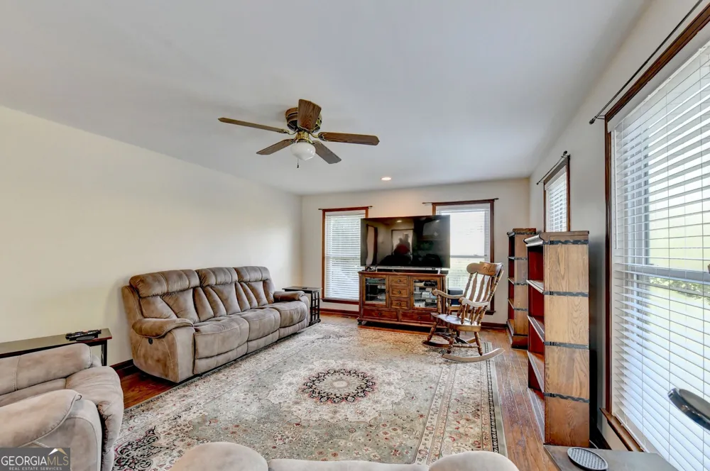 2100 Oak Village LN Lawrenceville, GA 30043