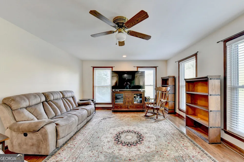 2100 Oak Village LN Lawrenceville, GA 30043