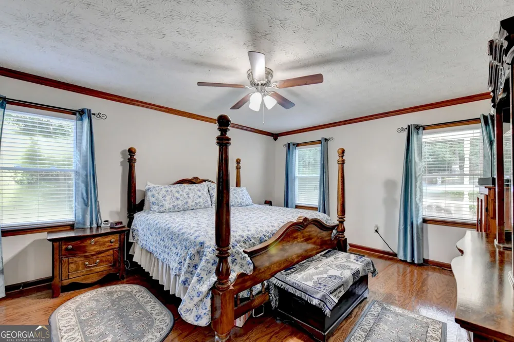 2100 Oak Village LN Lawrenceville, GA 30043