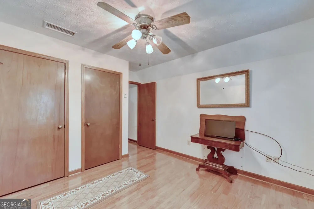 2100 Oak Village LN Lawrenceville, GA 30043